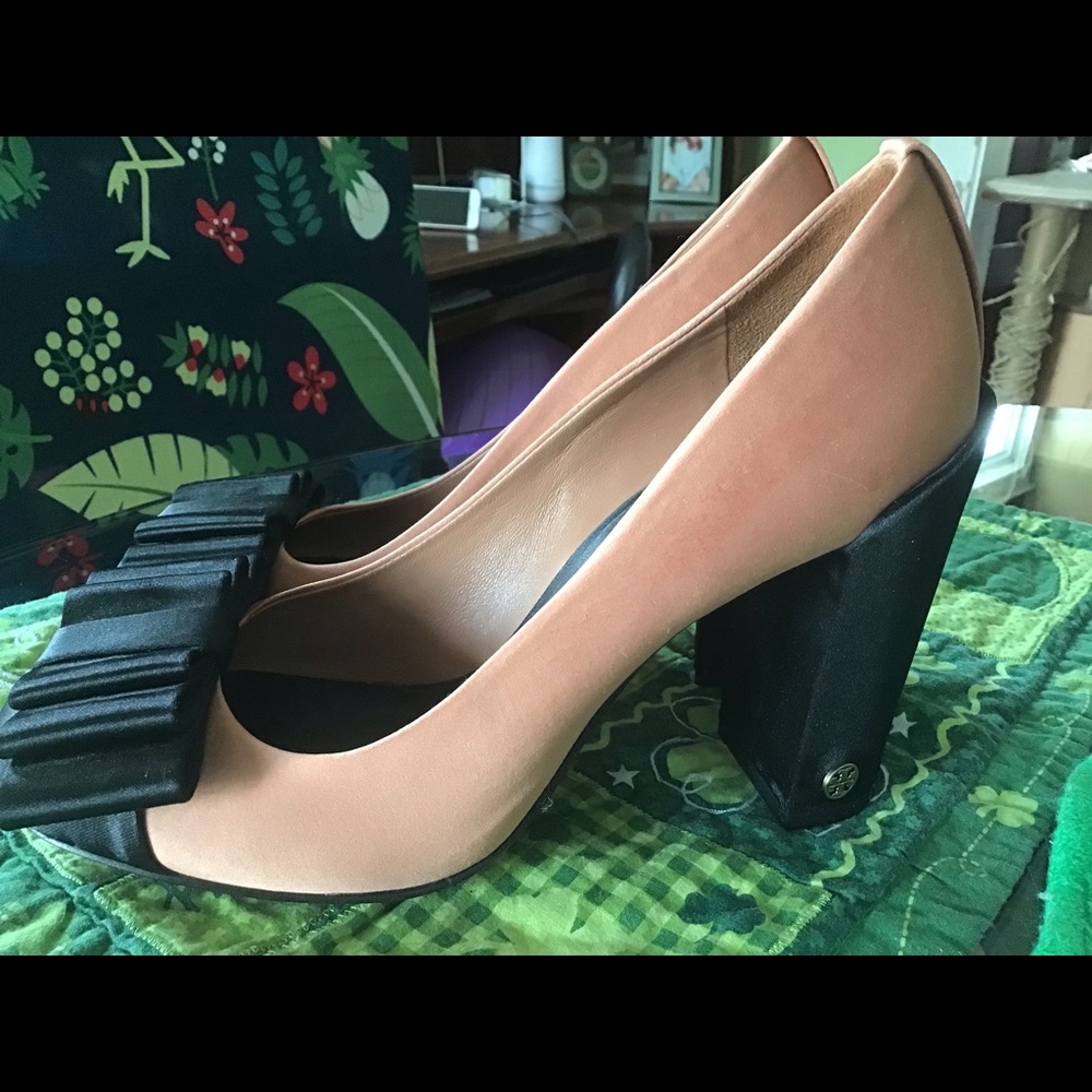 Tory Burch satin chunky heels size 8